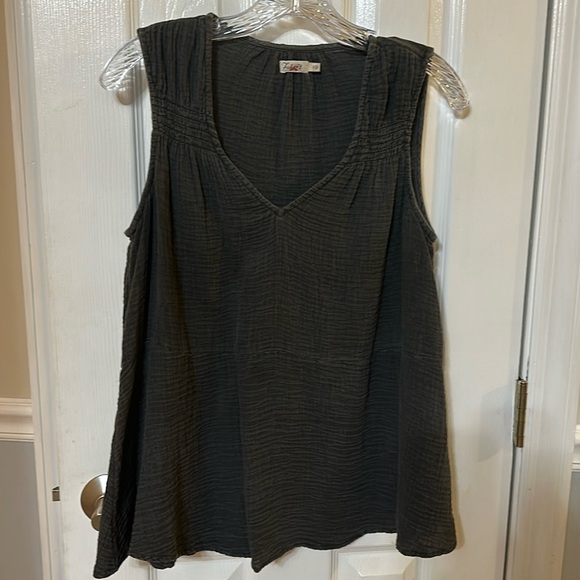 Faherty Tops - Faherty V- Neck Cotton Tank